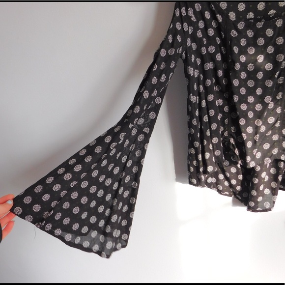 Black tank top! - Picture 4 of 6